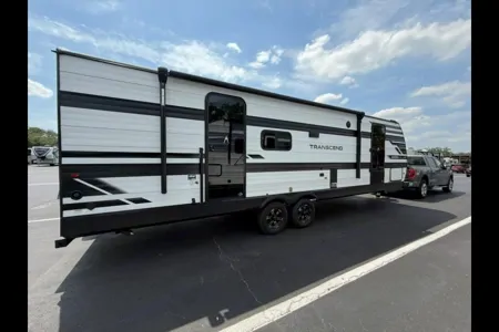 Clean & Comfortable 265BTH Camper