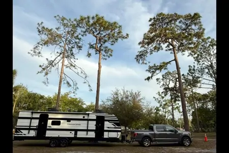 Clean & Comfortable 265BTH Camper