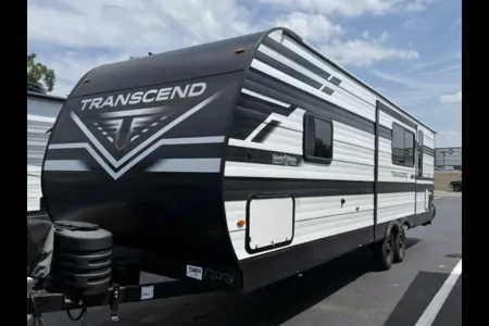 Clean & Comfortable 265BTH Camper