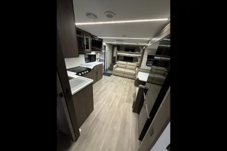 Clean & Comfortable 265BTH Camper