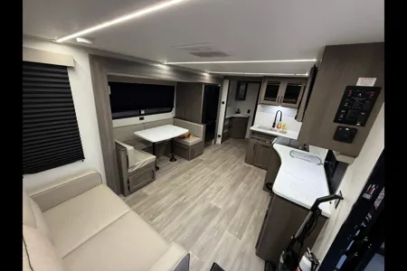 Clean & Comfortable 265BTH Camper
