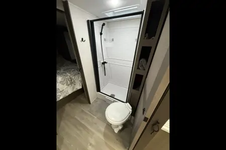 Clean & Comfortable 265BTH Camper