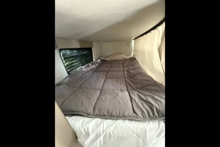 Clean & Comfortable 265BTH Camper