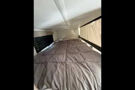 Clean & Comfortable 265BTH Camper