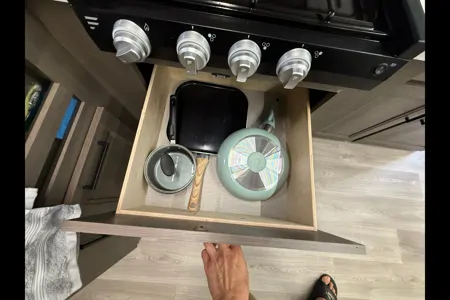 Clean & Comfortable 265BTH Camper