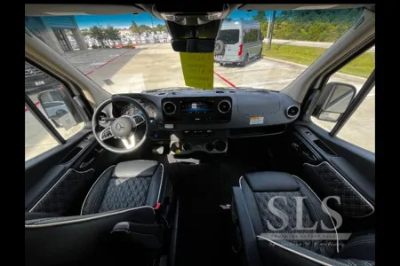 8 seater OGV V-Cruiser Class B