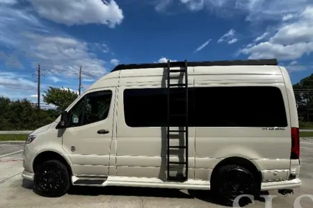 8 seater OGV V-Cruiser Class B