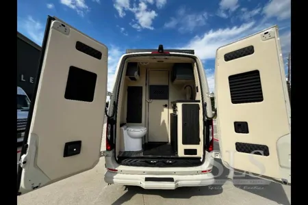 8 seater OGV V-Cruiser Class B