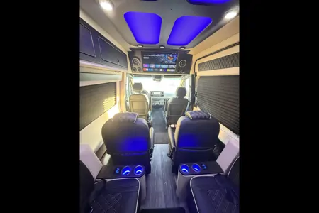 8 seater OGV V-Cruiser Class B