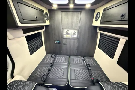 8 seater OGV V-Cruiser Class B