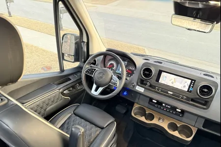 8 seater OGV V-Cruiser Class B