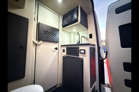 8 seater OGV V-Cruiser Class B