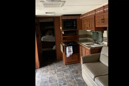 KAREN's Thor Motor Coach Hurricane Class A