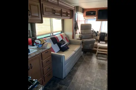 KAREN's Thor Motor Coach Hurricane Class A