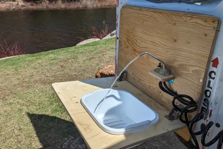 Shoebill Roofer (Chevrolet Express 2009)