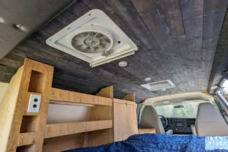 Shoebill Roofer (Chevrolet Express 2009)