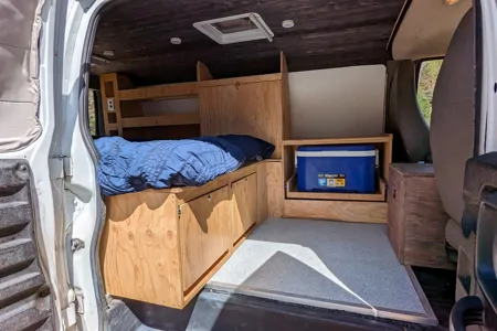 Shoebill Roofer (Chevrolet Express 2009)