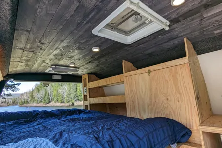 Shoebill Roofer (Chevrolet Express 2009)