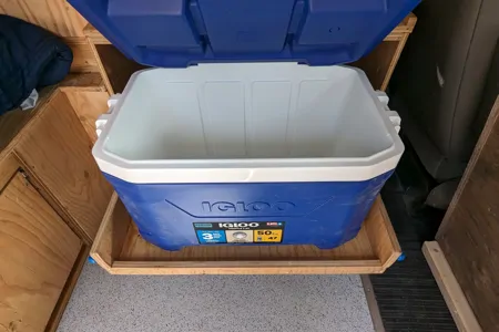 Shoebill Roofer (Chevrolet Express 2009)