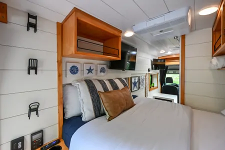 MONICA's Ford Transit Class B