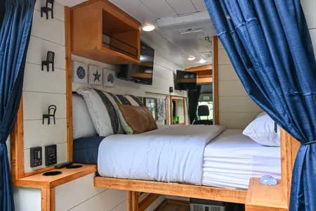 MONICA's Ford Transit Class B