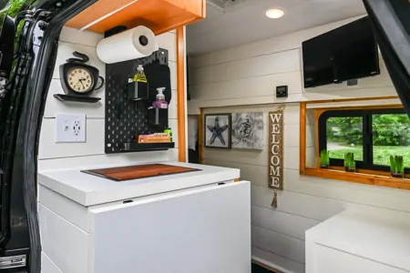 MONICA's Ford Transit Class B