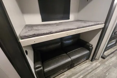 2024 Keystone Avalanche Fifth Wheel