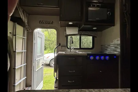 Irv’s Thor Motor Coach Chateau Class C