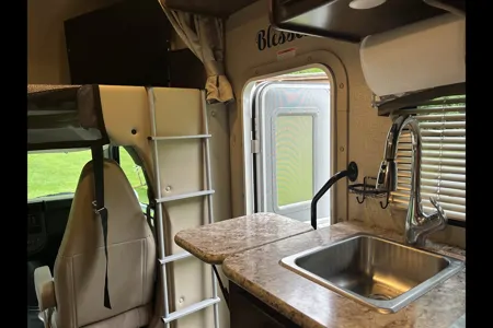 Irv’s Thor Motor Coach Chateau Class C