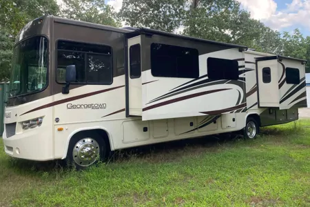 Family adventures! Forest River 364TS Class A