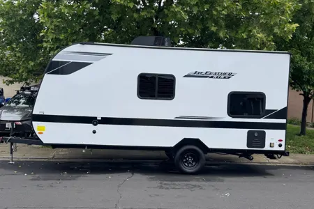 Sin Fronteras Jayco 17HB Travel Trailer