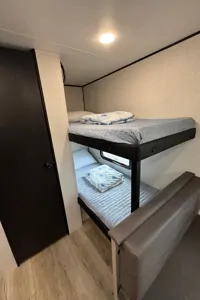 Sin Fronteras Jayco 17HB Travel Trailer