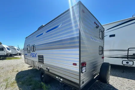 🏕️ Coastal Camping in Comfort