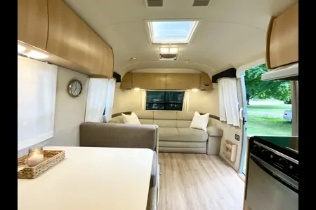 Airstream Safari Travel Trailer