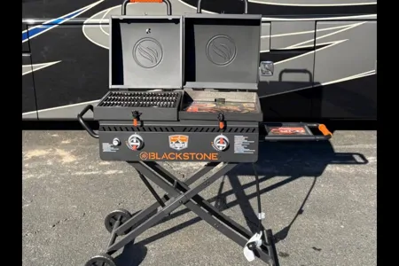 TKG Forest River Wildwood 273QBXL Travel Trailer