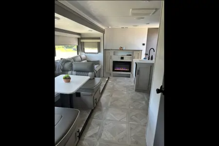 2024 Wildwood X-Lite - Family Friendly Bunkhouse Adventure!