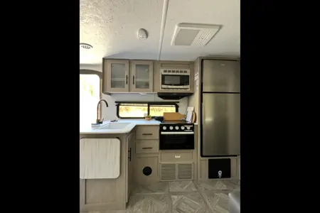 2024 Wildwood X-Lite - Family Friendly Bunkhouse Adventure!