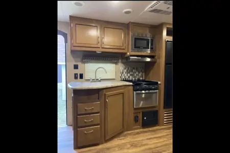 BIG Family Fun, Year Round Coachmen Catalina Legacy Edition Travel Trailer