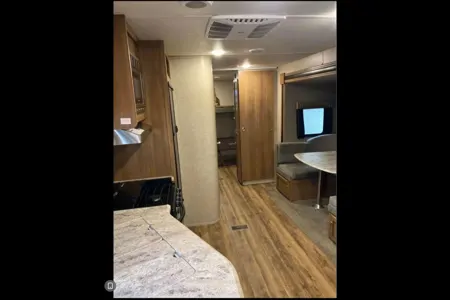 BIG Family Fun, Year Round Coachmen Catalina Legacy Edition Travel Trailer