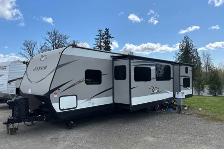 ✨Jayco Jay Flight 32BHDS – Sleeps 10 | Outdoor Kitchen | Family Bunkhouse ✨