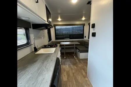 Viktoriya 's Hideout 2022 Travel Trailer