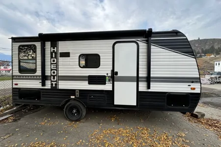 Viktoriya 's Hideout 2022 Travel Trailer