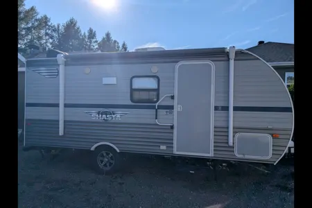 Shasta SST18 Roulotte