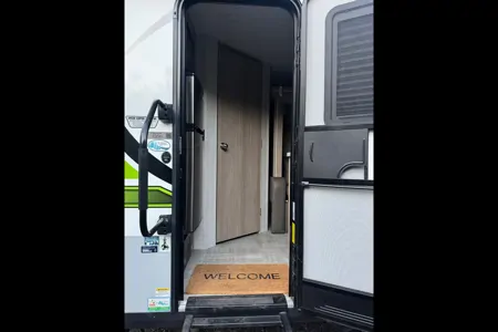 Cory's Flagstaff E Pro 19FBS Travel Trailer