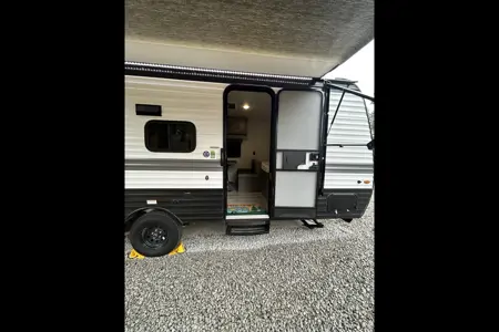 Skyla's Keystone Hideout Travel Trailer