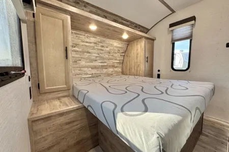 Grand River 32BRE Travel Trailer