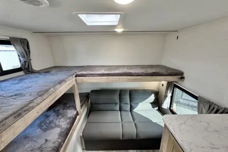 Grand River 32BRE Travel Trailer