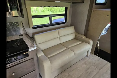 George's Nexus RV Phantom 32P