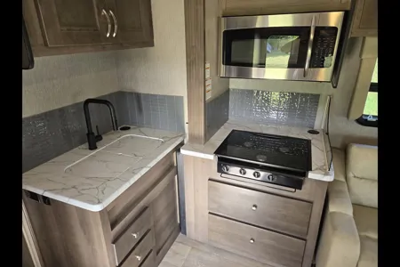 George's Nexus RV Phantom 32P