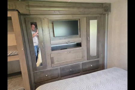 George's Nexus RV Phantom 32P